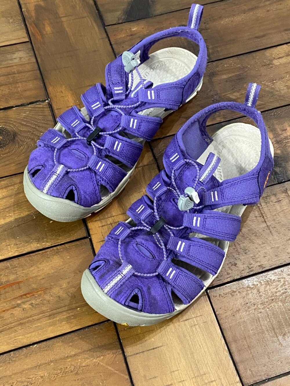 KEEN Clearwater CNX Purple Water Sandals Size 6